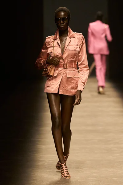 Look 30